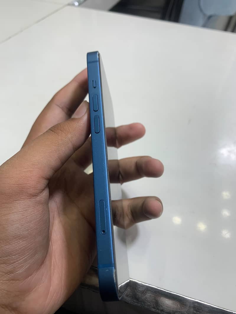 Apple iPhone 13 3