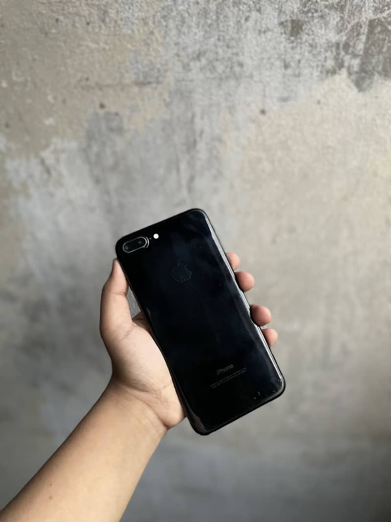 Apple iPhone 7 Plus 1