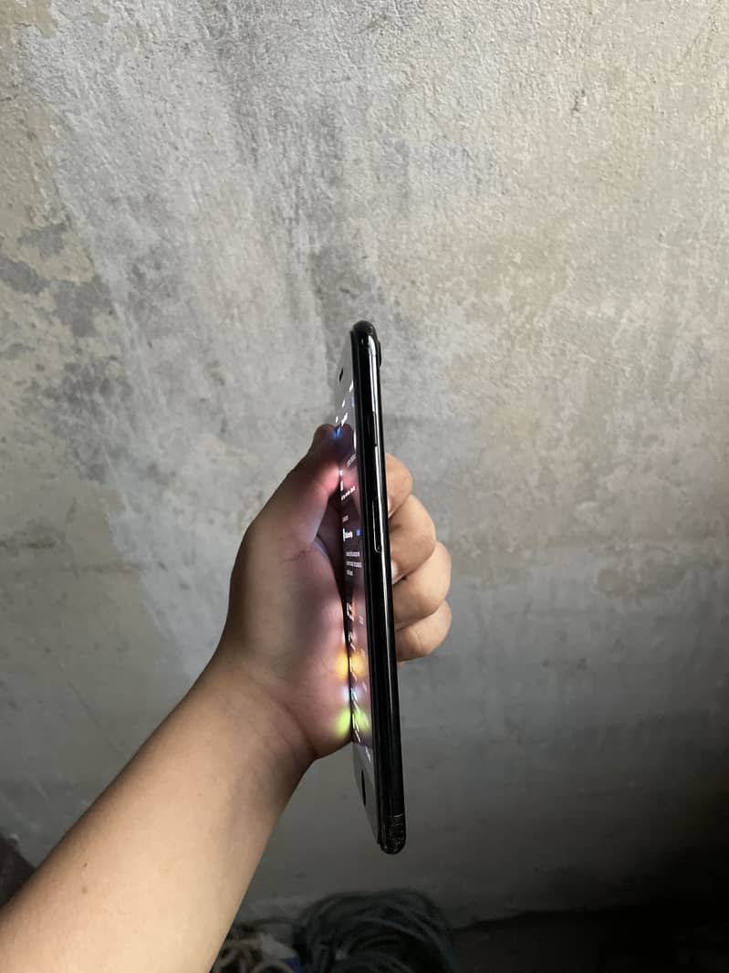Apple iPhone 7 Plus 6