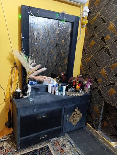 i have bed and best quality with mirror table and site table