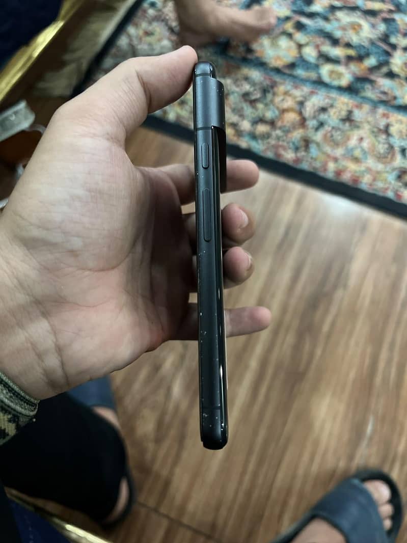 Google Pixel 8 4