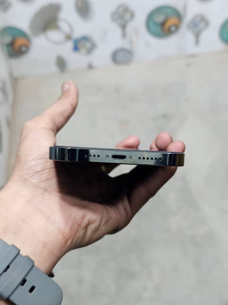 iPhone 3