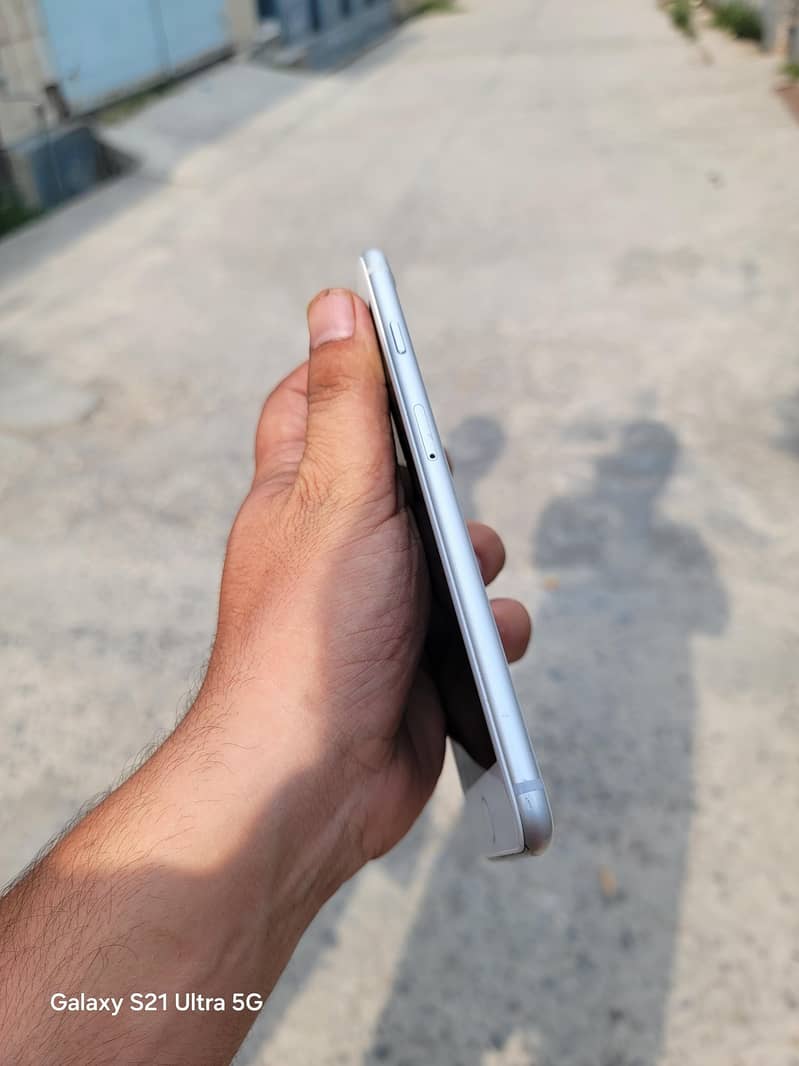 Apple iPhone 8 Plus 4