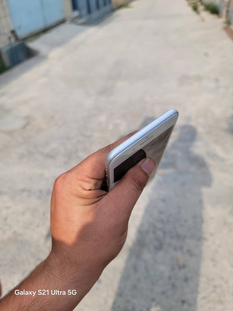 Apple iPhone 8 Plus 5
