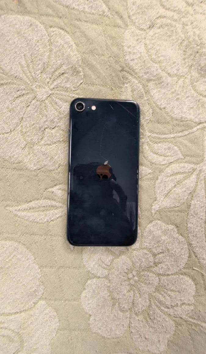 Apple iPhone SE 3