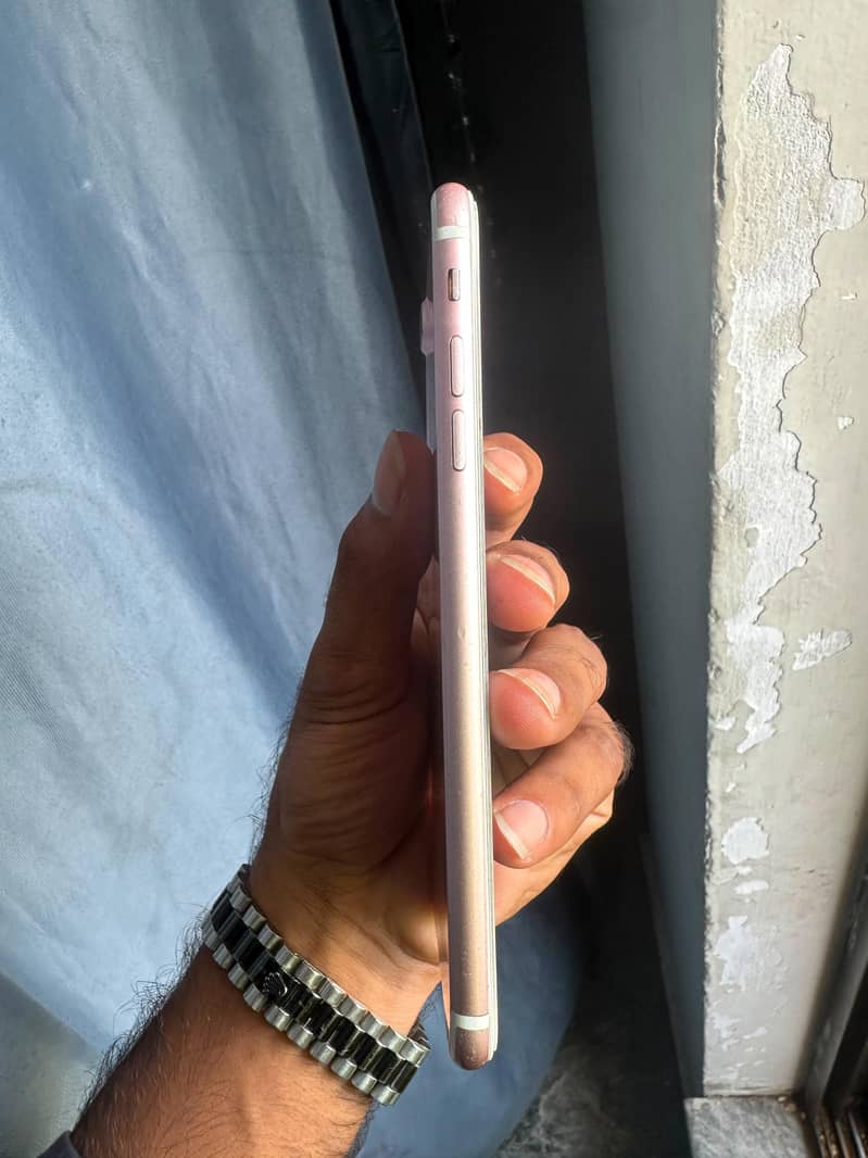 Apple iPhone 7 Plus 1