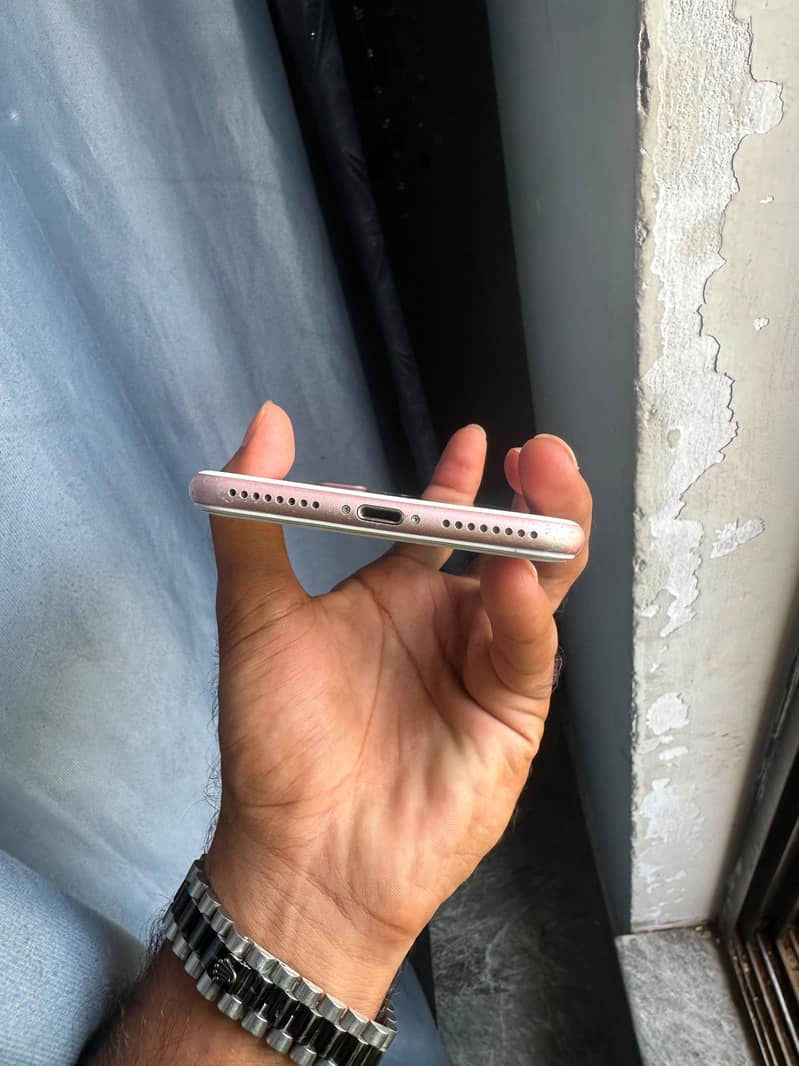 Apple iPhone 7 Plus 3