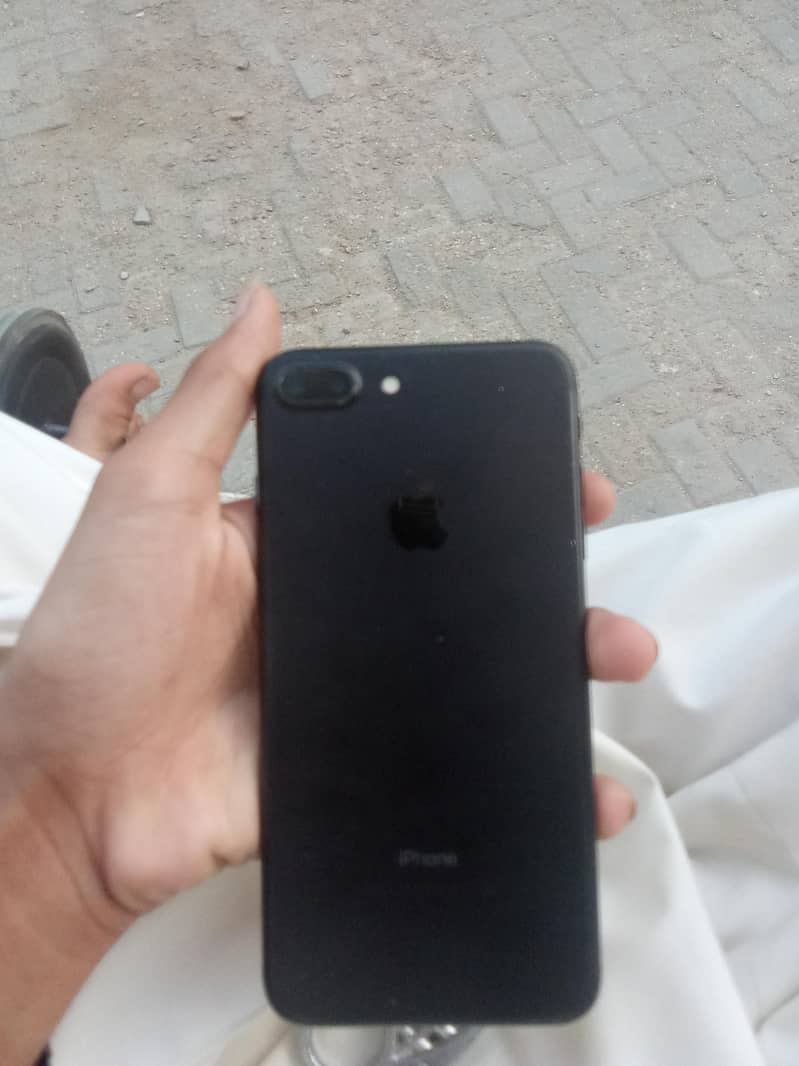 Apple iPhone 7 Plus 1