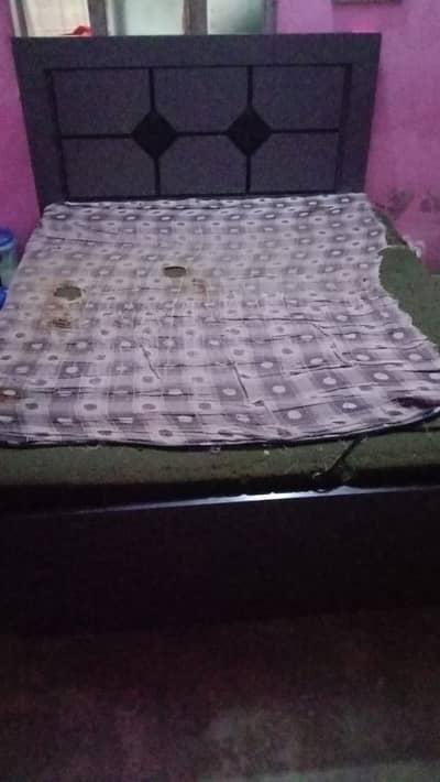 Bed set with side table and mattress