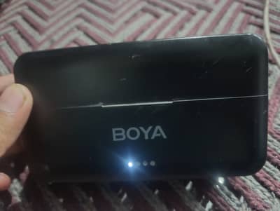 Boya 4v mic