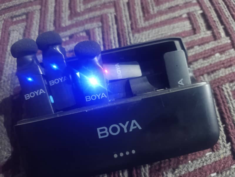 Boya 4v mic 2