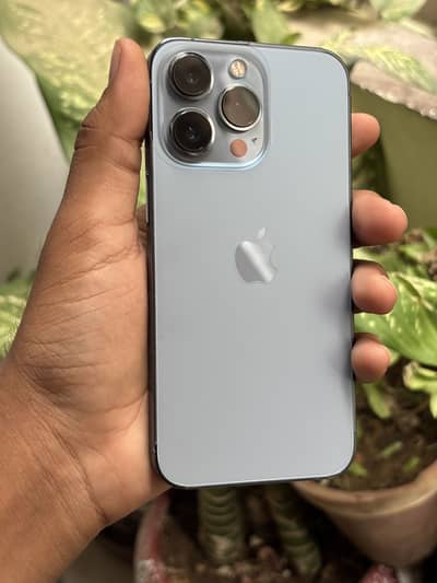iPhone 13 pro non factory unlocked 10/10 condition for urgent sale