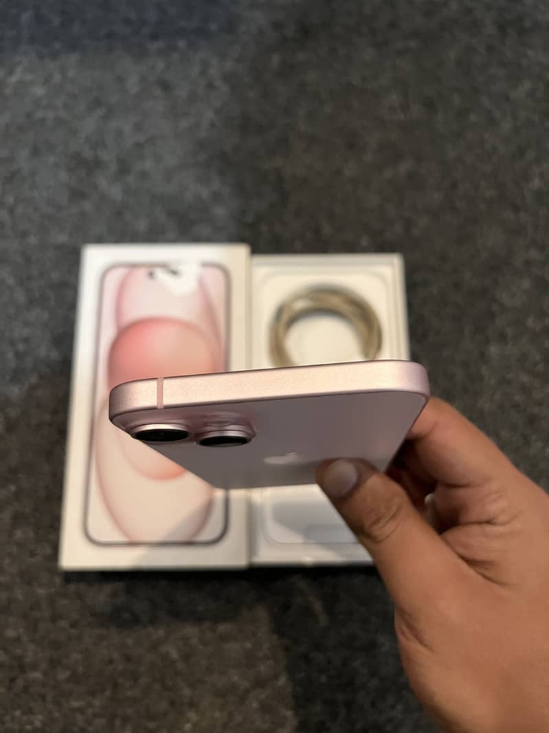 Apple iPhone 15 plus 4