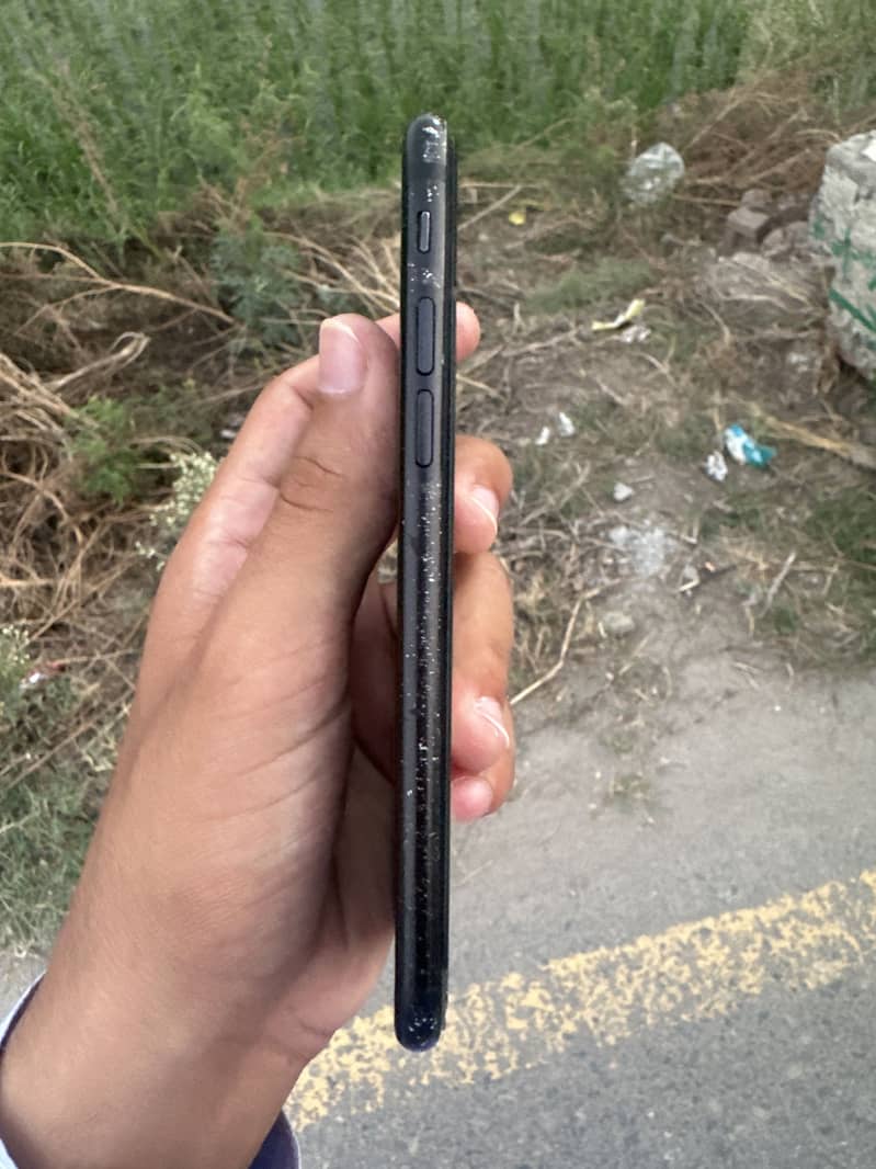 Apple iPhone 7 2
