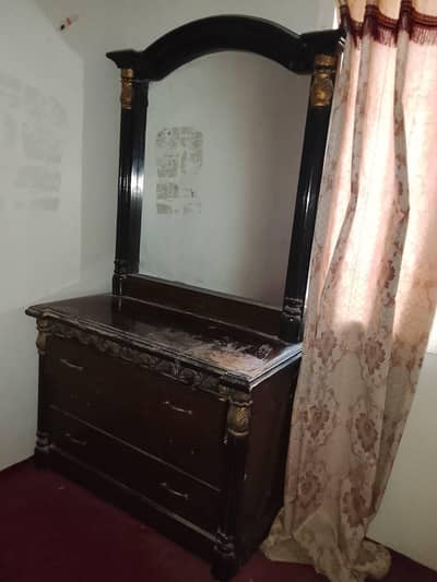 dressing table of shesham wood