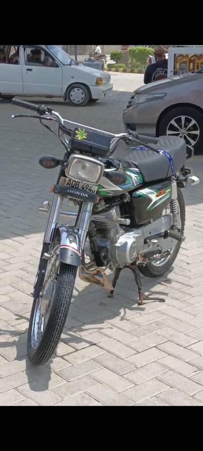 10/10 condition Honda 125 22/23 model