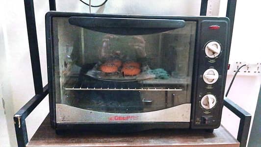 Geepas Oven