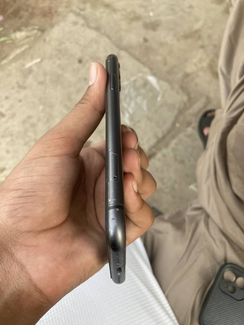 Apple iPhone 11 5