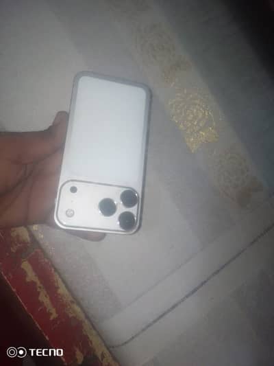 iPhone XR converted 17 pro
