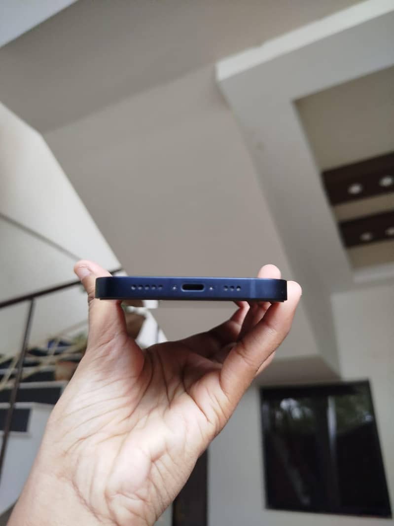 Apple iPhone 13 1