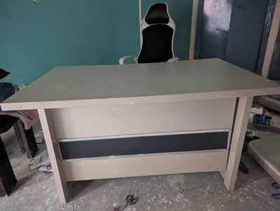 10/10 office chair with table (white)