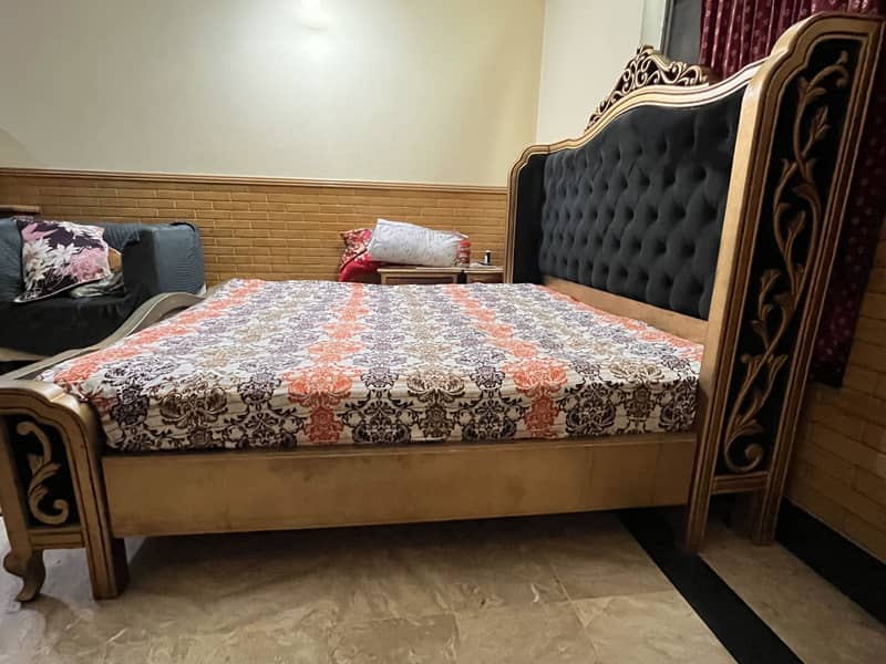 King size bed 2
