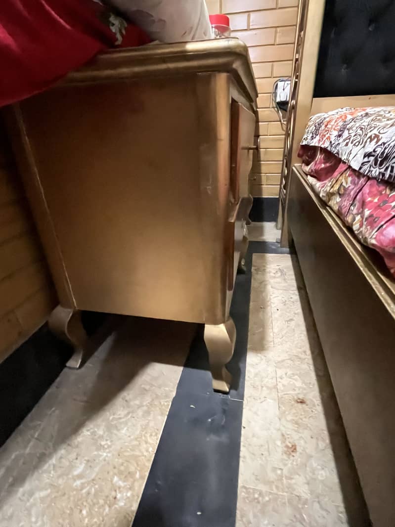 King size bed 4