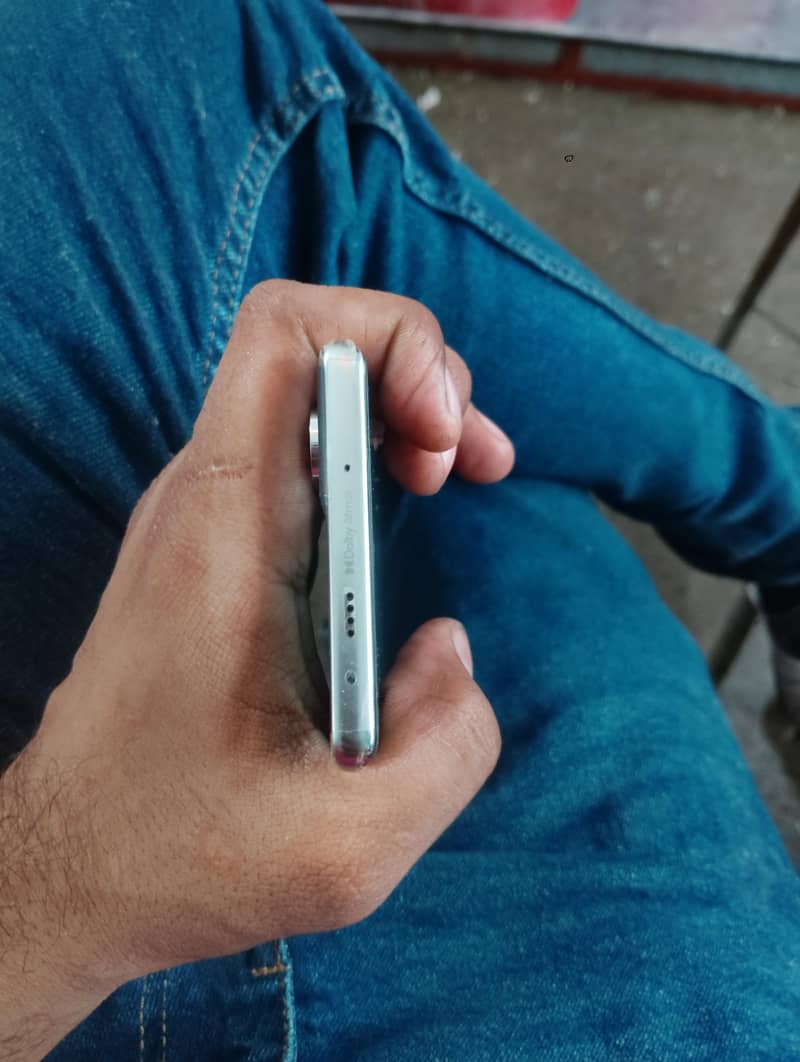 Tecno CAMON 40 Pro 4
