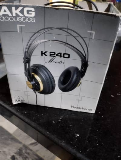 Akg k 240