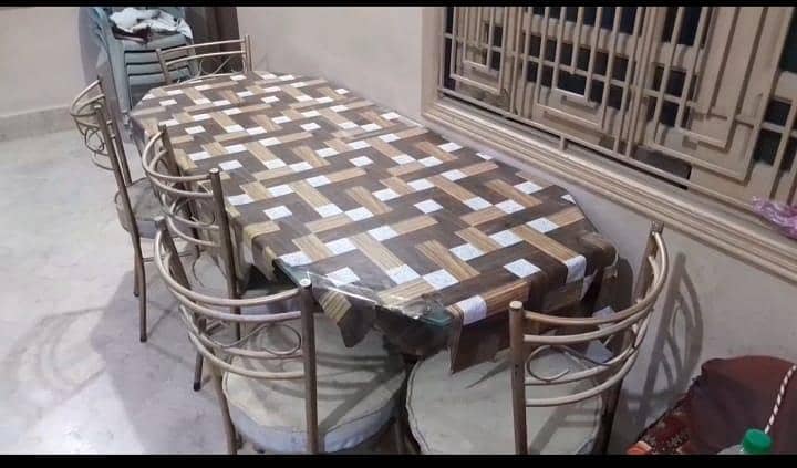 Dining Table 0