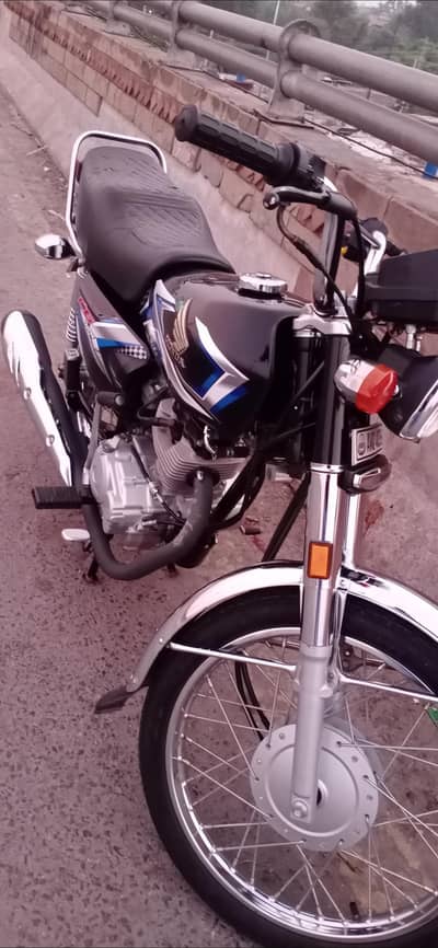Honda 125 black  calar  24\25