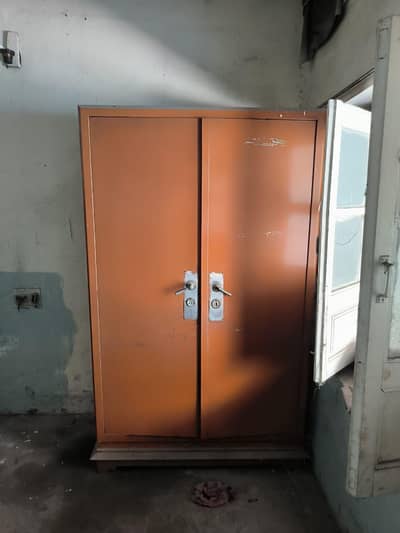 old steel cupboard (0.3. 4.7. 9.5. 4.5. 5.0. 9)