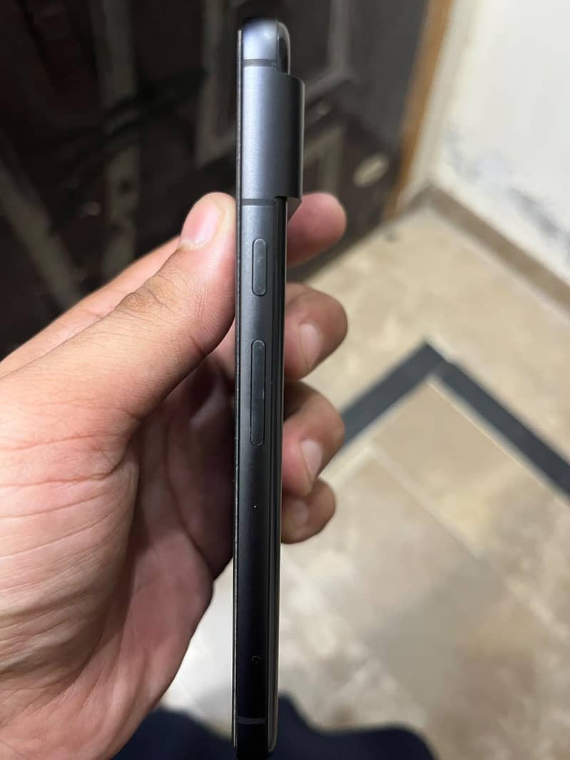 Google Pixel 8 4