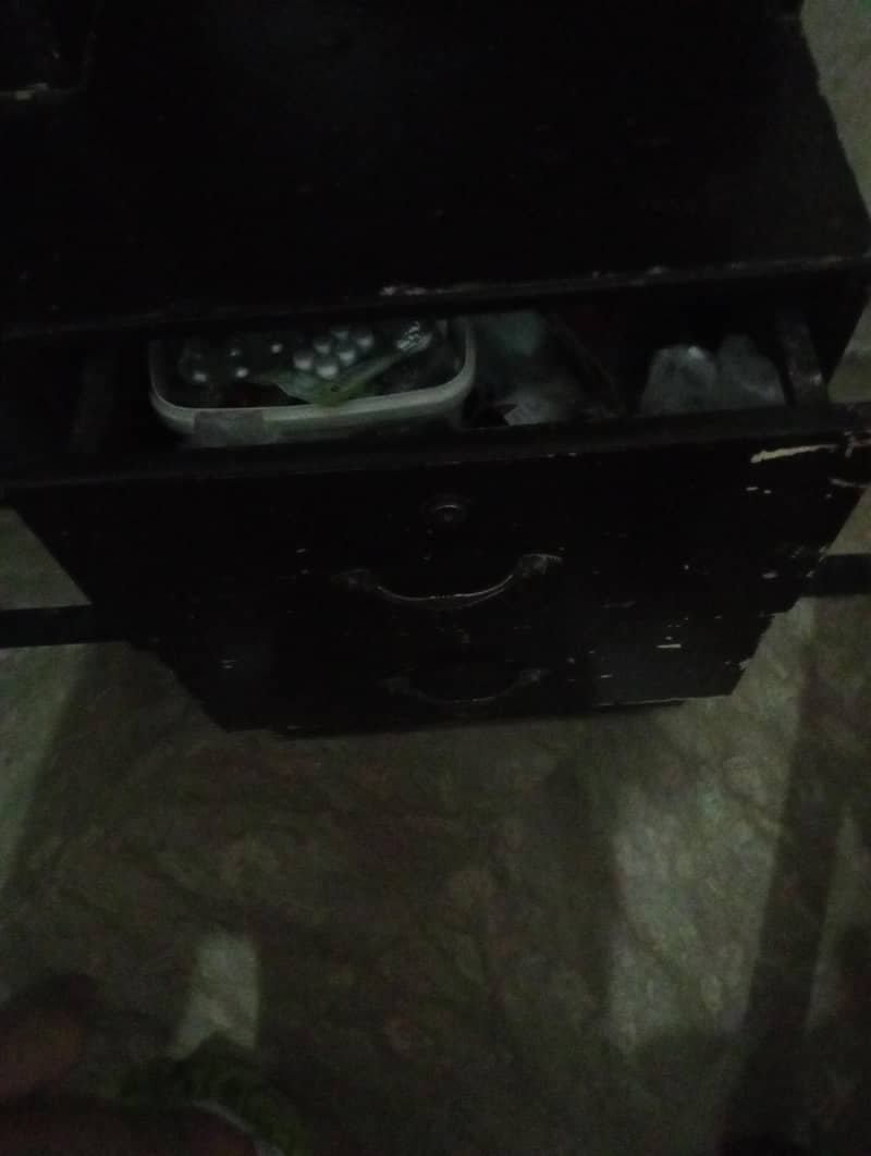 Dressing Table 3
