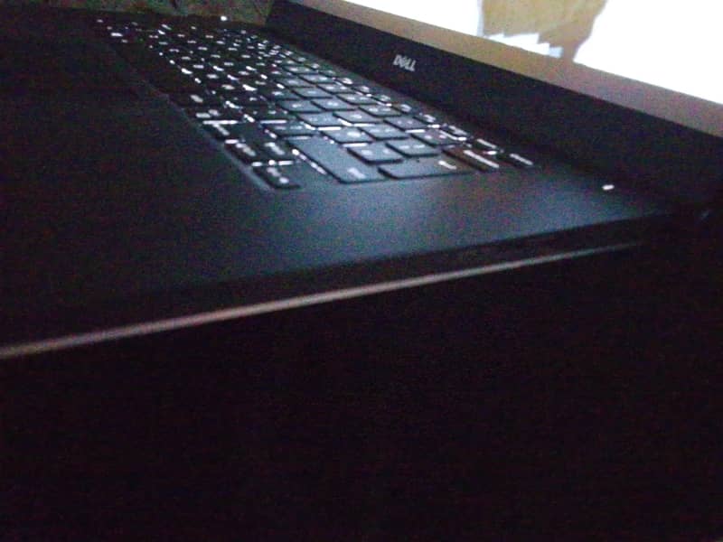 Dell Precision 5520\ Core i7 \16GB RAM\256GB NVMe SSD\4GB Graphics 2