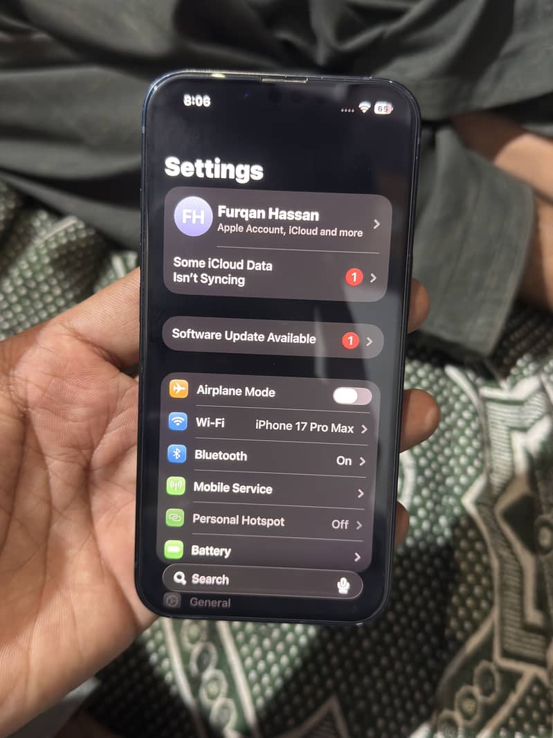 iPhone 13 8