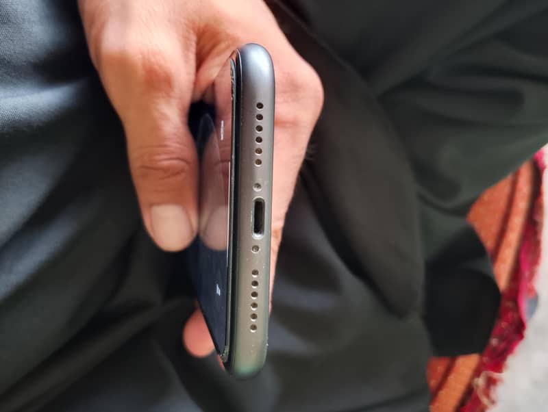 Apple iPhone 11 8