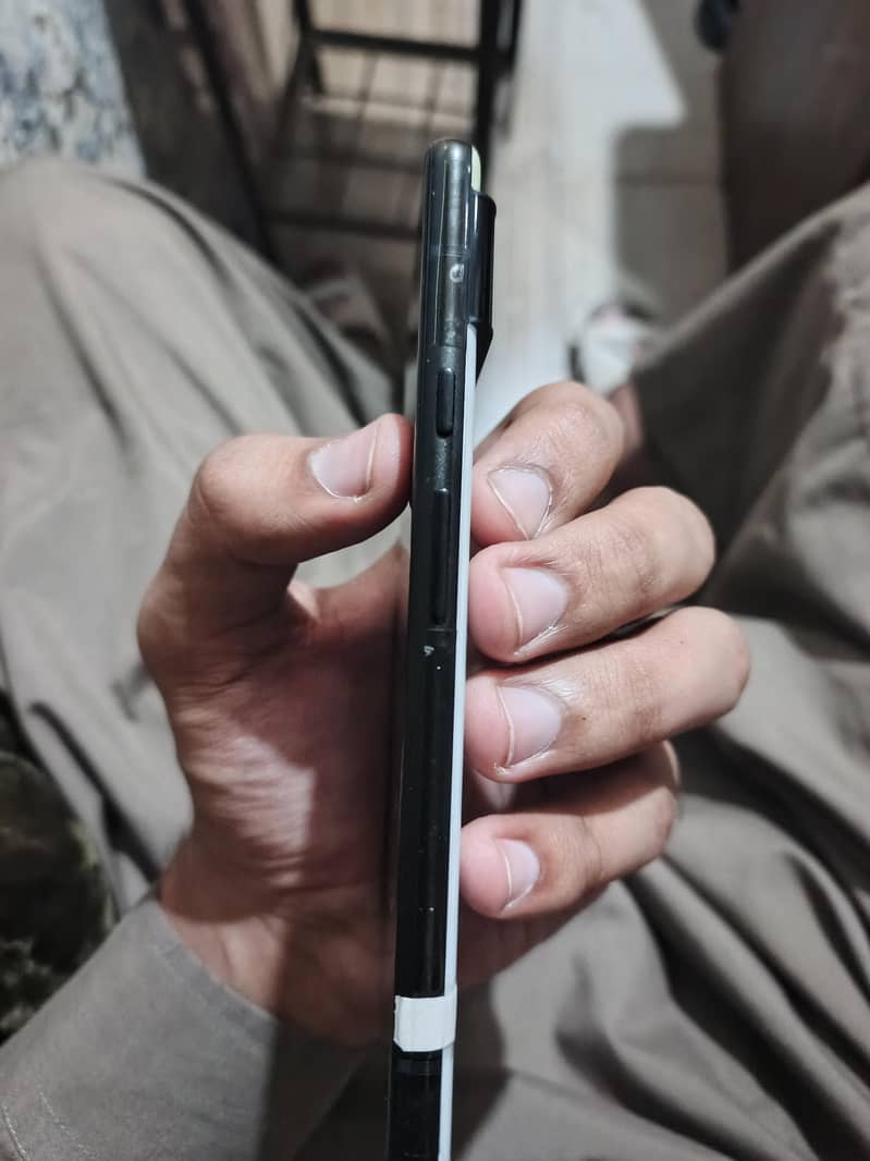Google Pixel 6 4