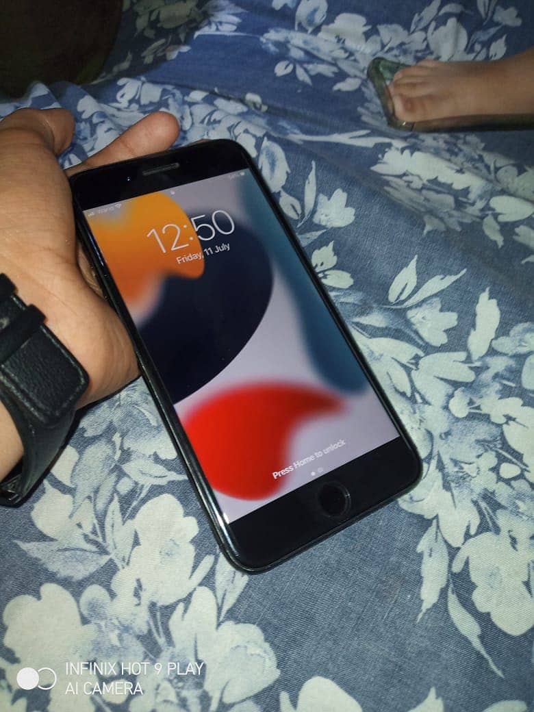 Apple iPhone 7 Plus 1