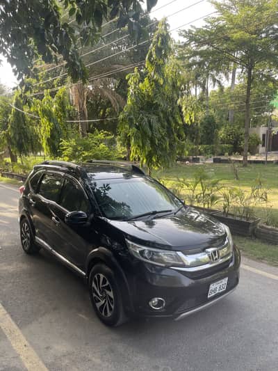 Honda BR-V i-VTEC S 2018 Manual |Black Family SUV | Excellent| LHR