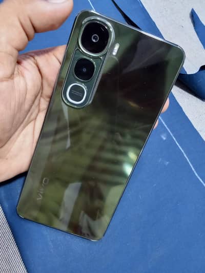 Vivo Y400