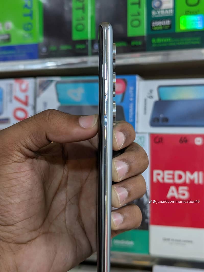 Tecno CAMON 40 Pro 1