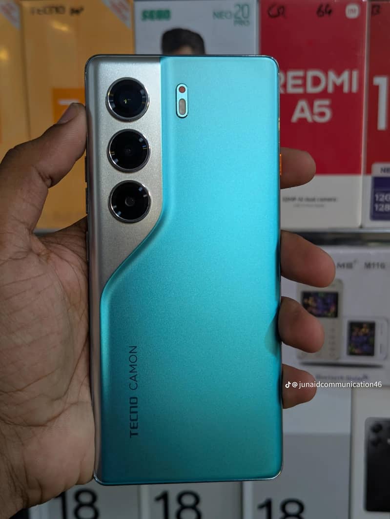 Tecno CAMON 40 Pro 4