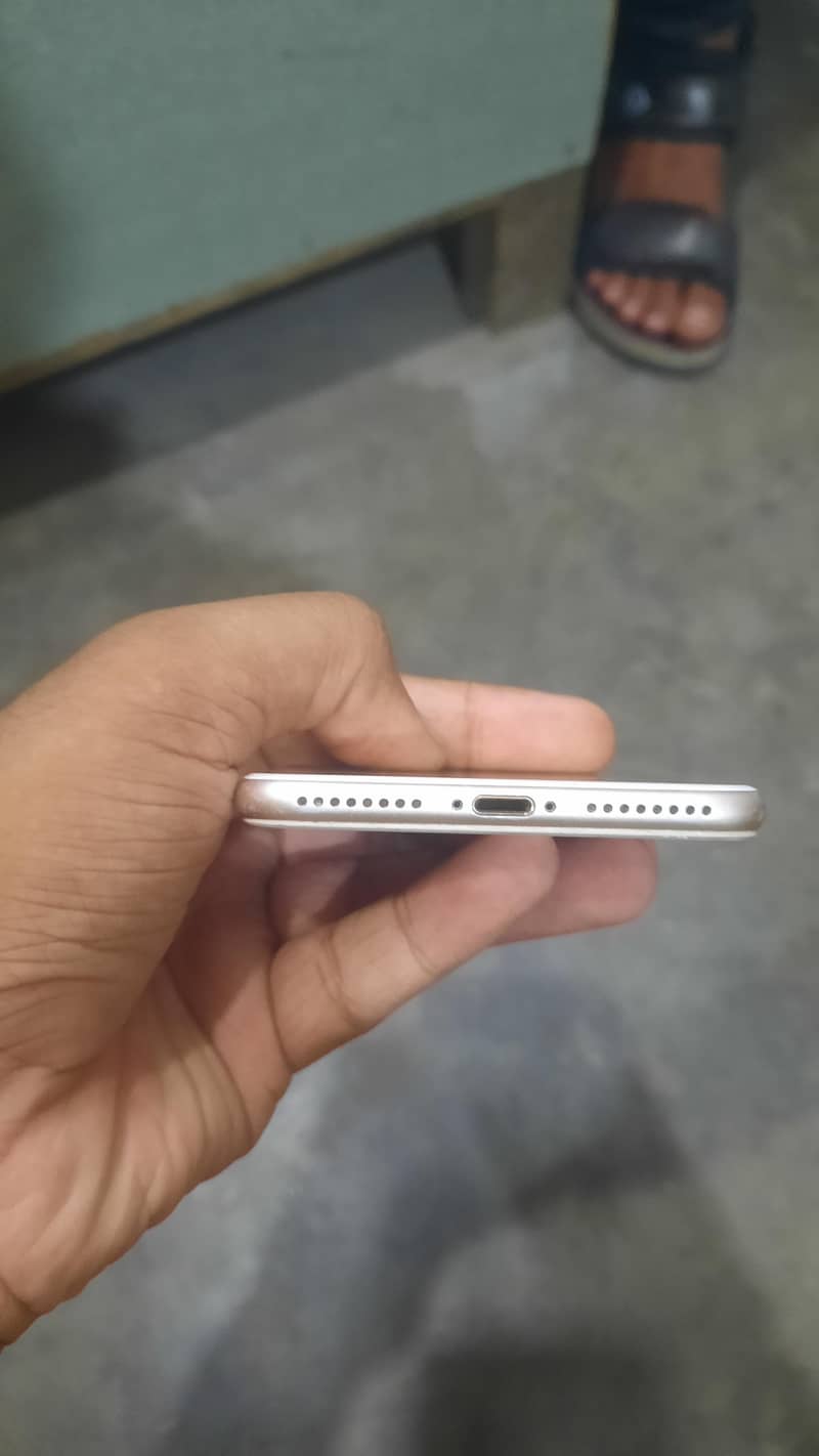 Apple iPhone 7 Plus 3