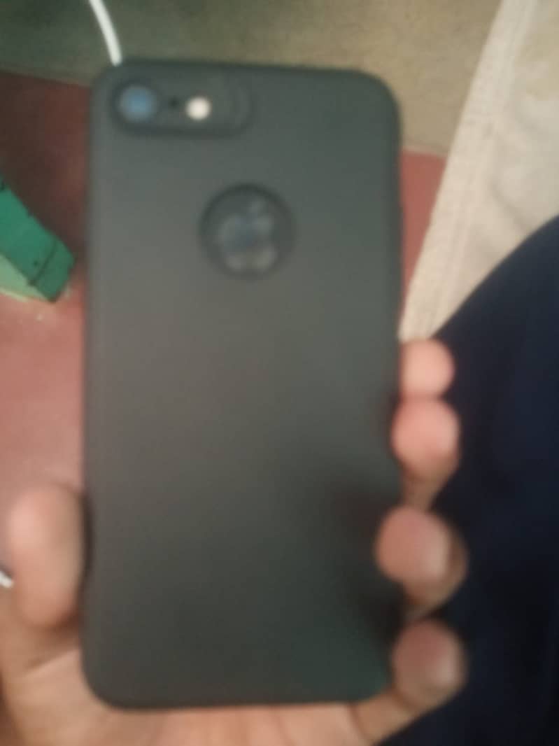 Apple iPhone 7 1