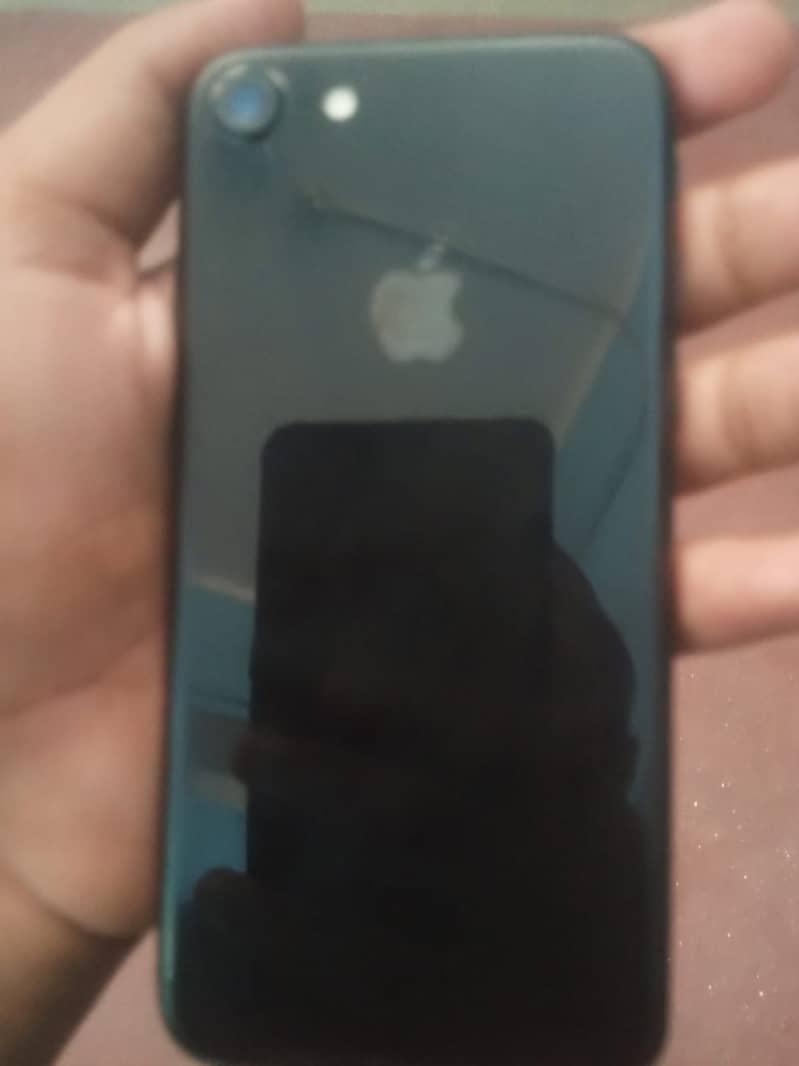 Apple iPhone 7 3