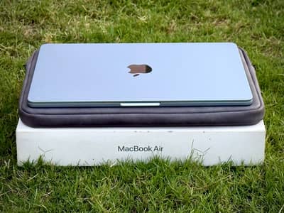 Apple MacBook Air M4 16GB 256GB Sky Blue just 4 Battery Cycles