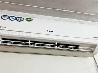 Gree 1.5-Ton DC inverter AC in Brand new Condition