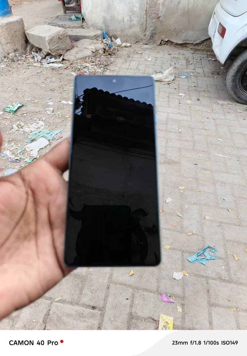 Tecno camon 40 1