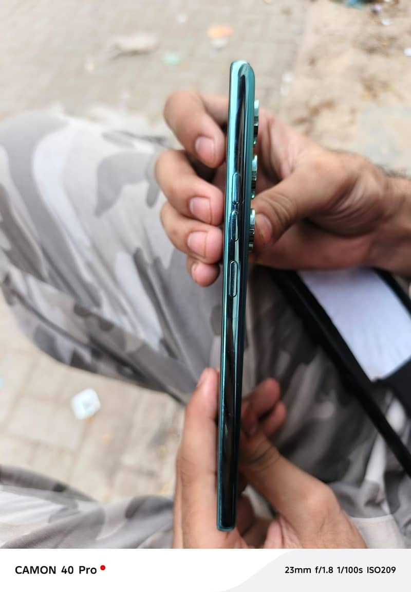 Tecno camon 40 7